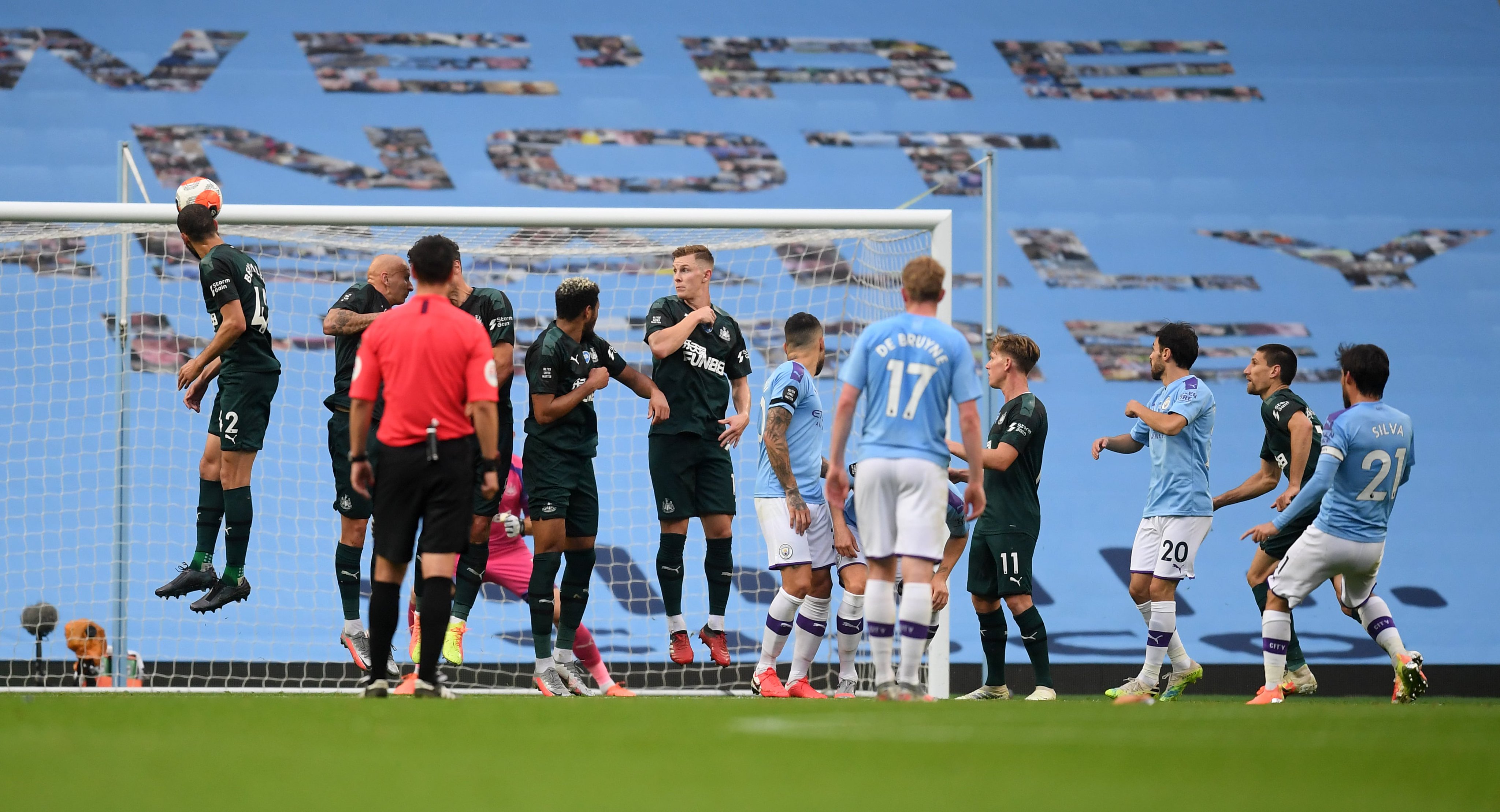 一个缺乏公 一个缺乏公